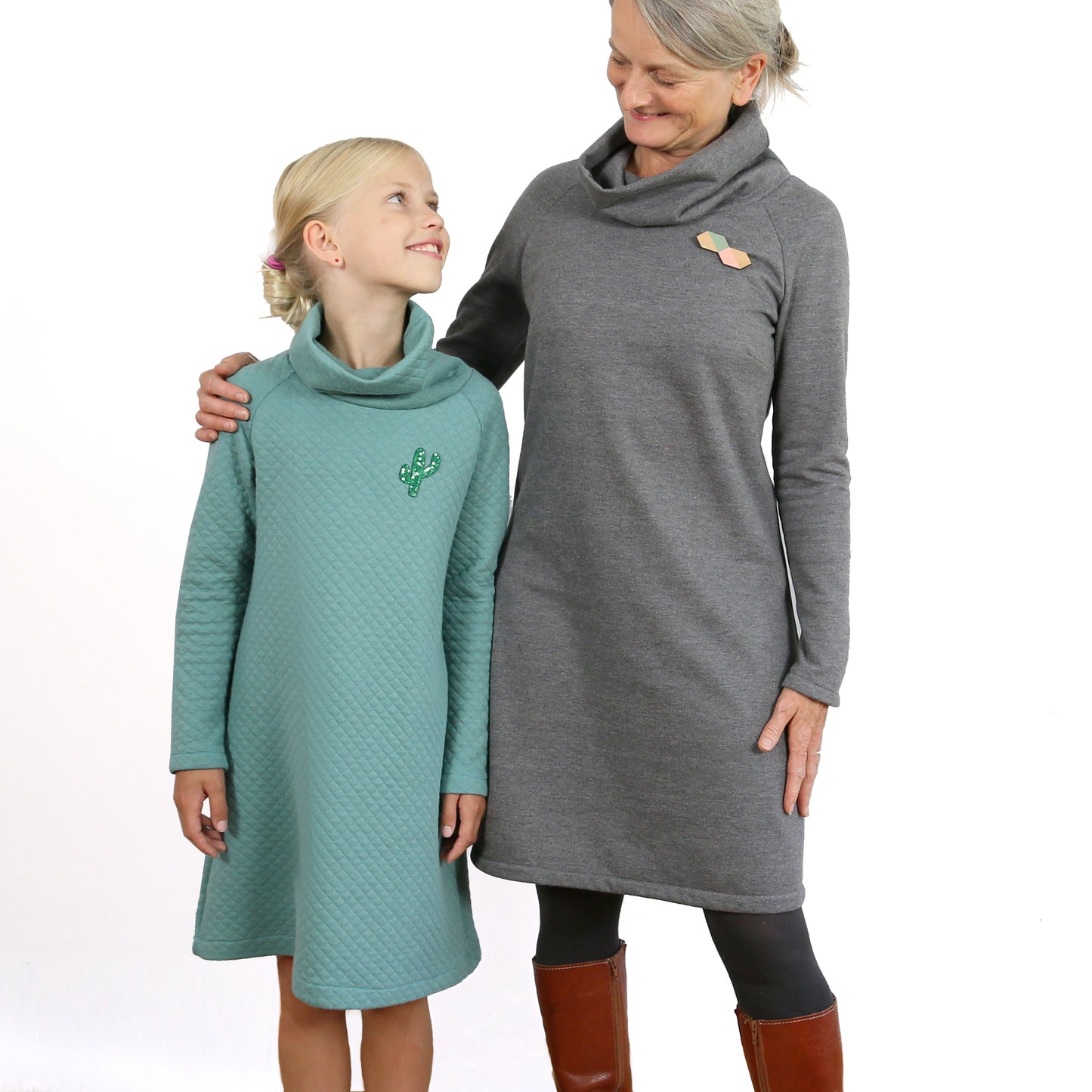 Sweatkleid mit Rollkragen, FRAU POLLY, Papierschnitt