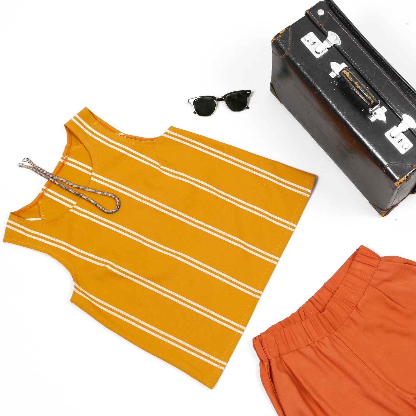 Top FRAU MERLE | Papierschnitt