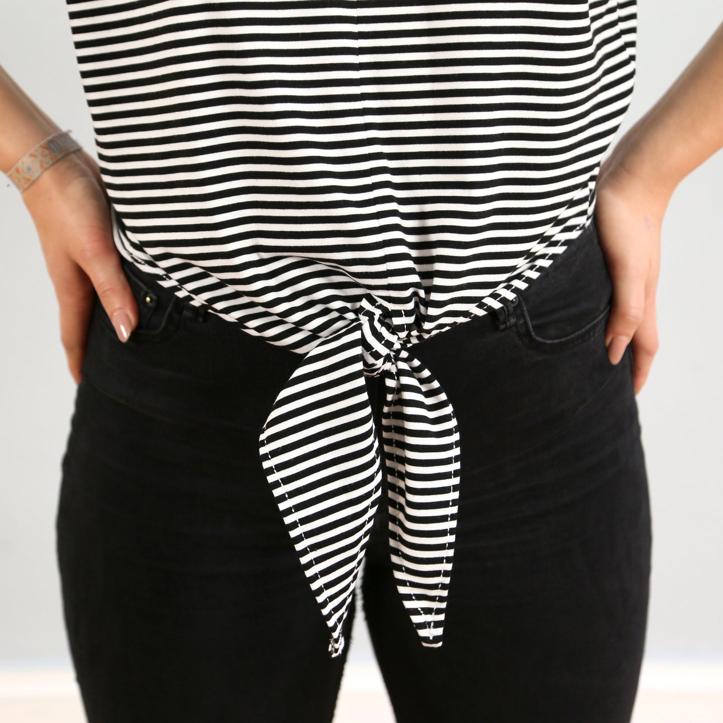 Knotenshirt FRAU BILLE | Papierschnitt