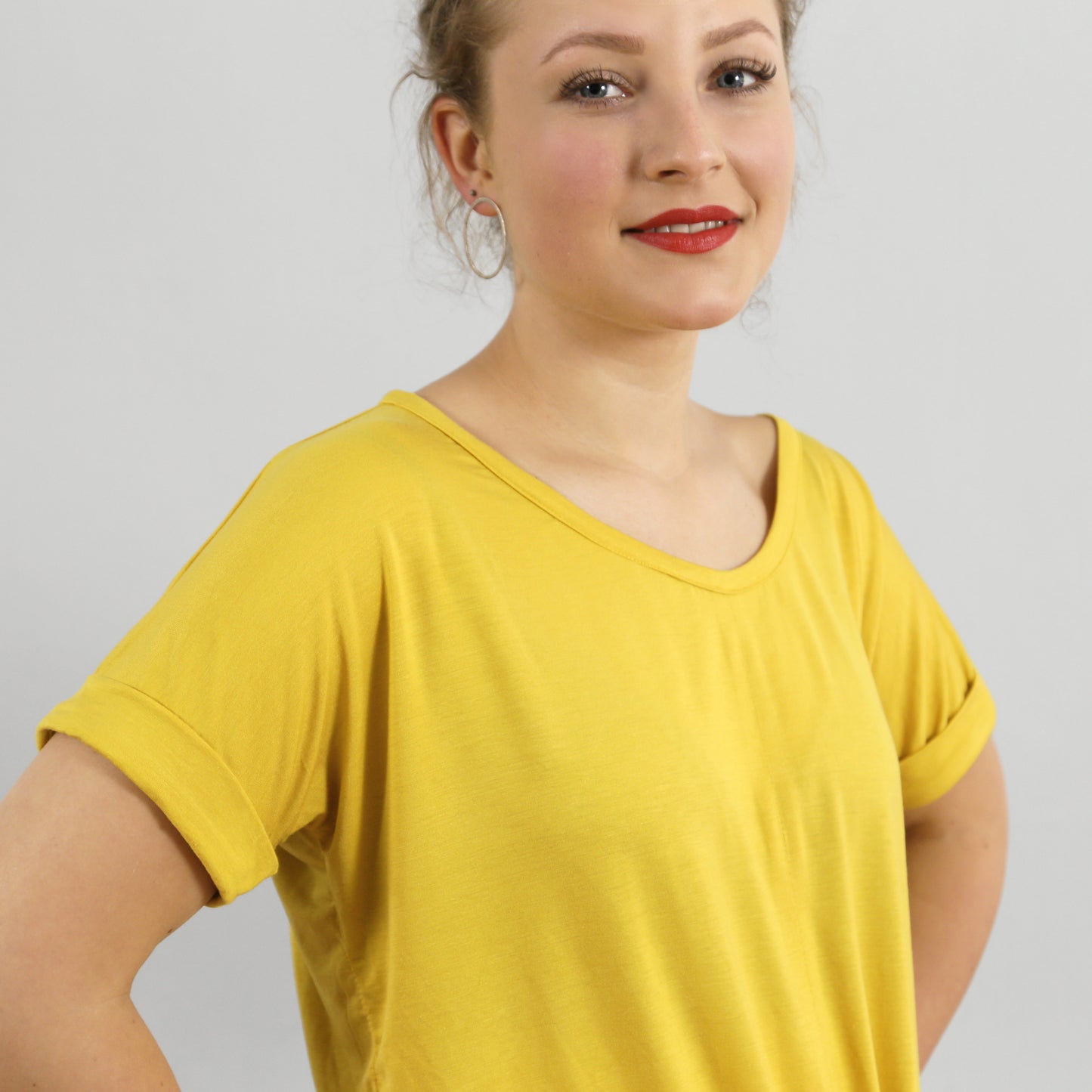 Knotenshirt FRAU BILLE | Papierschnitt