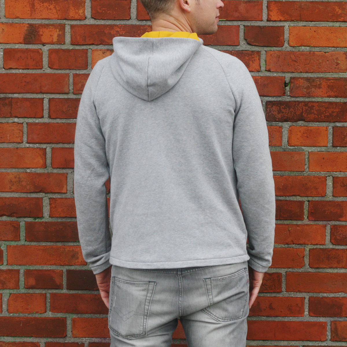 Hoodie HERR TONI | Papierschnitt