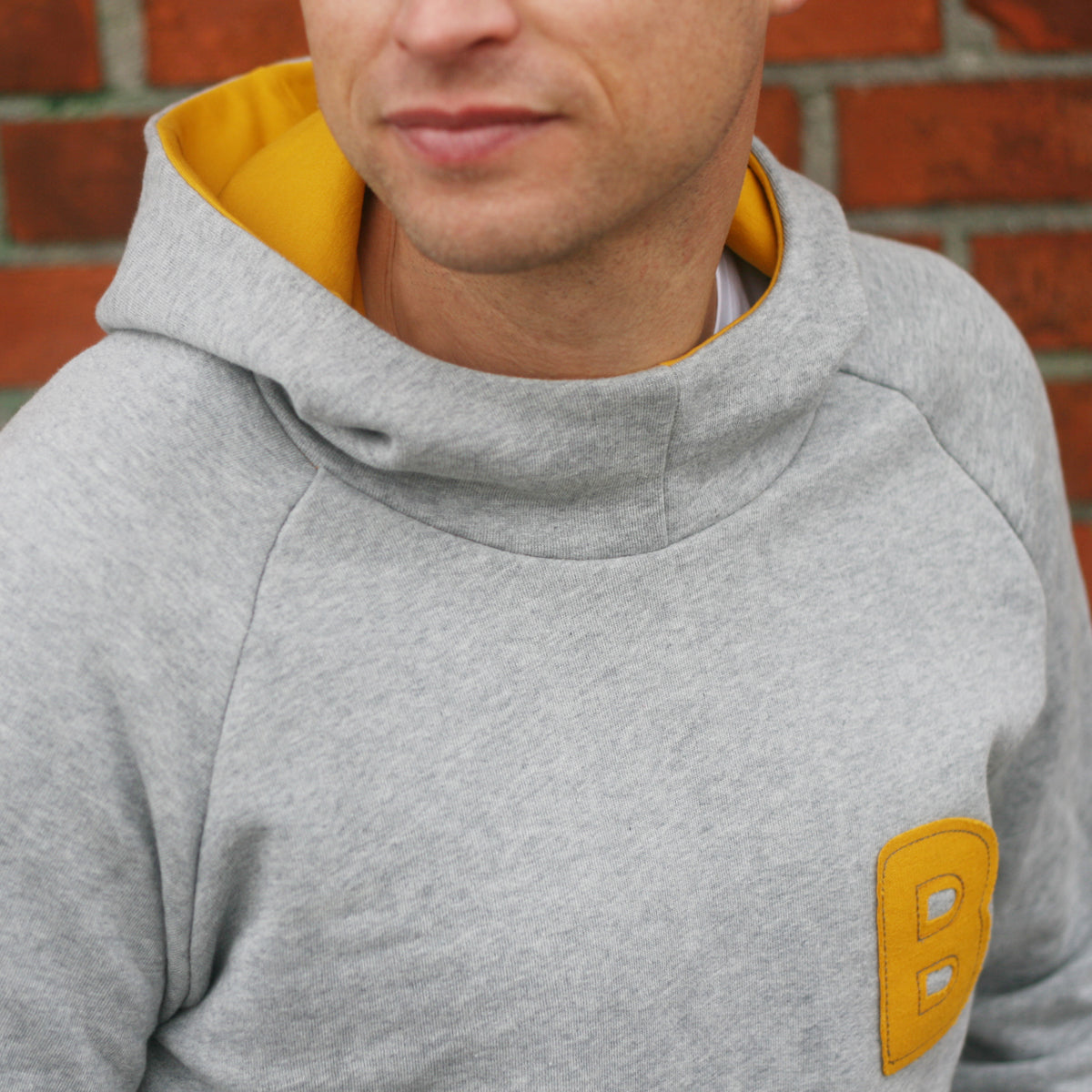 Hoodie HERR TONI | Papierschnitt