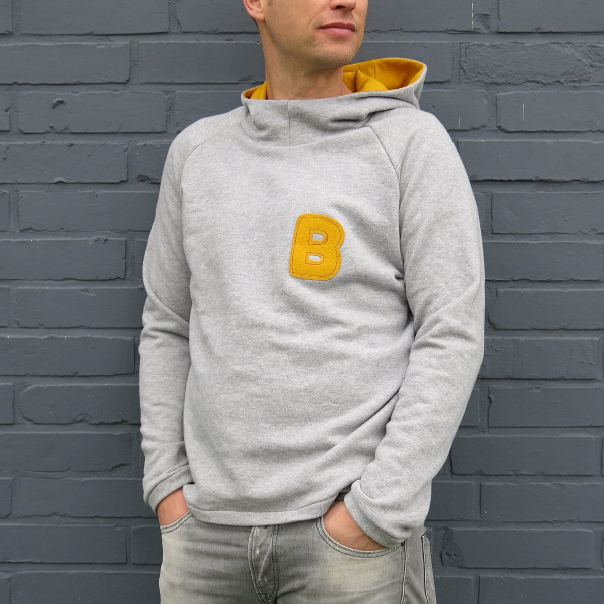 Hoodie HERR TONI | Papierschnitt