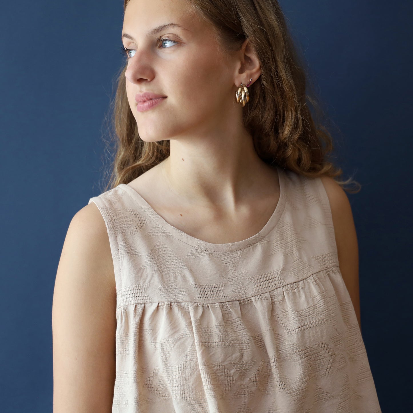 Top FRAU DELIA | Papierschnitt