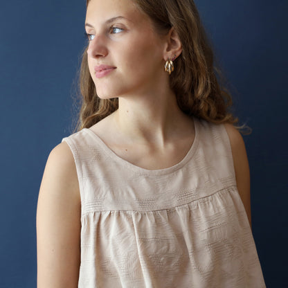 Top FRAU DELIA | Papierschnitt
