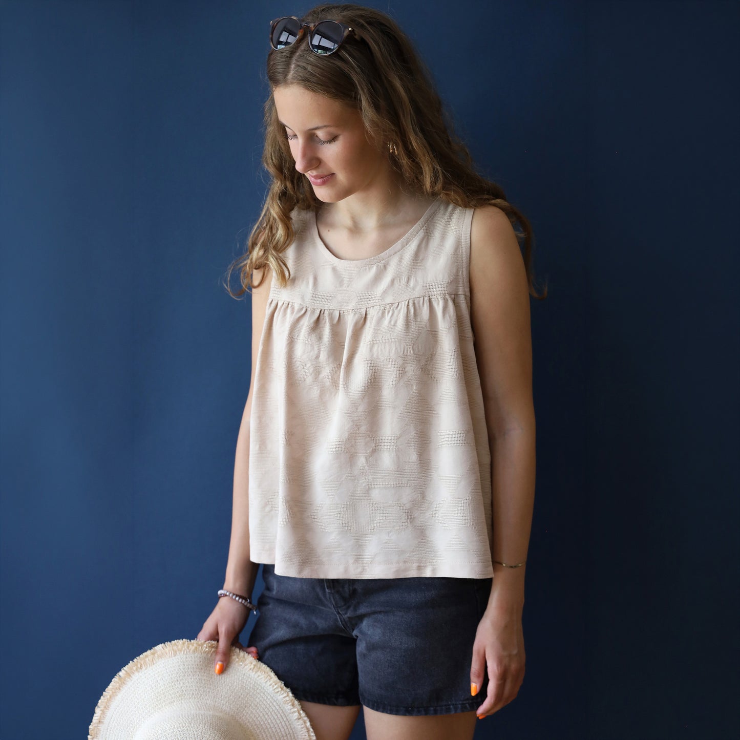 Top FRAU DELIA | Papierschnitt