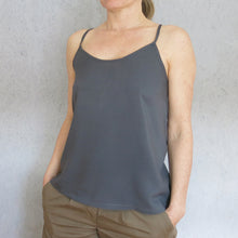 Laden Sie das Bild in den Galerie-Viewer, FRAU EIKE  • Trägertop, e-book