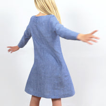 Laden Sie das Bild in den Galerie-Viewer, AMELAND • Kleid mit Falten am Ausschnitt,  e-book