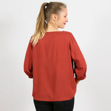 Laden Sie das Bild in den Galerie-Viewer, FRAU HOLLY • weite Bluse mit gerafftem Ärmelsaum, e-book