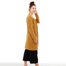 Laden Sie das Bild in den Galerie-Viewer, FRAU JACKY • Cardigan mit aufgesetzten Taschen, e-book