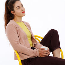 Laden Sie das Bild in den Galerie-Viewer, FRAU JACKY • Cardigan mit aufgesetzten Taschen, e-book