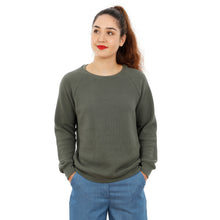 Laden Sie das Bild in den Galerie-Viewer, FRAU SVENJA  • Pullover mit Raglanärmeln, e-book