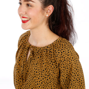 Kleid mit gekräuseltem Ausschnitt, FRAU MALIN, Papierschnitt