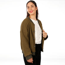 Laden Sie das Bild in den Galerie-Viewer, Cardigan im Blousonstyle, FRAU AYLA, Papierschnitt